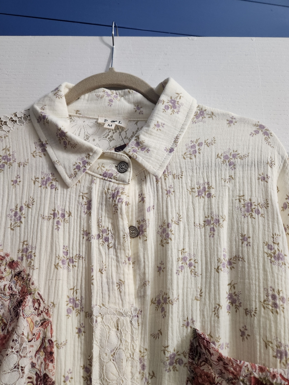 POL Floral Patchwork Double Peace Sign NEW Size M Boutique Blouse Cream w/lace - Picture 12 of 16